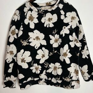 Large floral design Ann Taylor LOFT long sleeve Top Size Medium casual t…